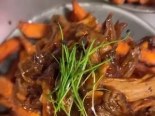 Sweet poteteos con pulled pork