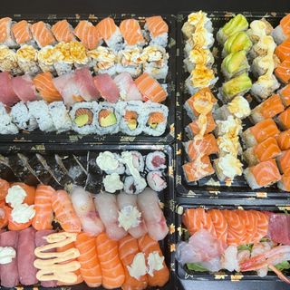 box16.  sushi misti 100 pezzi (3 birra omaggio)