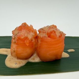 B5. Bignè sake e sesamo 