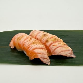 N6  Salmone flambe - 2 pezzi