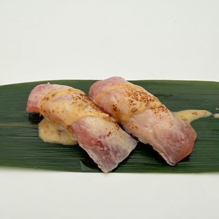 N22. Tonno flambe - 2 pezzi