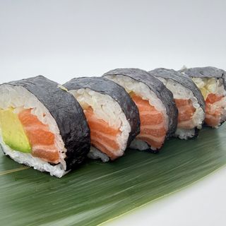 FU2.  Futo phila sake avocado - 5 pezzi