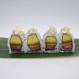 US16. Sakè avocado phila- 8 pezzi