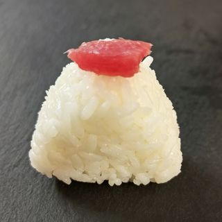 O4s Onigiri tonno 1PZ