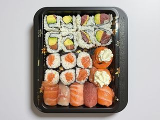 box9.  sushi misti tutti crudi 20pz