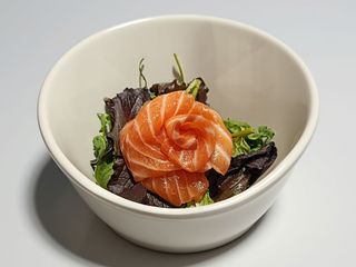 IN5. Insalata salmone