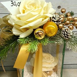 composizione cubo vetro natalizia