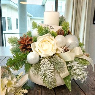 composizione natalizia ampolla vetro moccolo crema