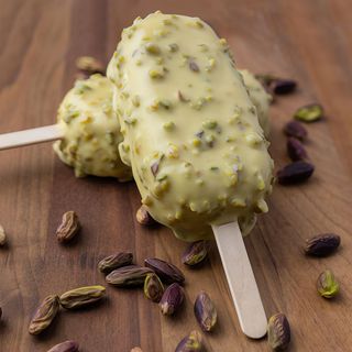 Gelato al pistacchio su stecco