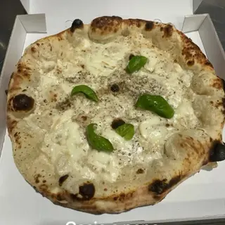 Pizza cacio e pepe