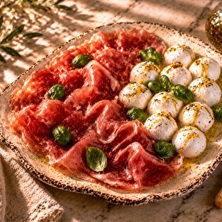Prosciutto crudo e bufala