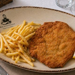 Cotoletta di pollo e patatine