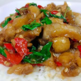 Pad krapao Crispy Pork 