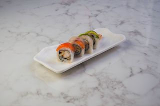 Uramaki rainbow roll