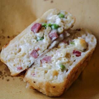 Frittatina di pasta classica carne, piselli e besciamella 