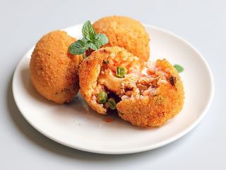 Arancino al ragù e piselli 