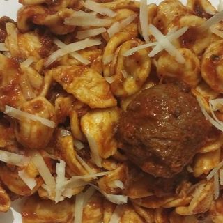 Orecchiette al ragu' di brasciole pugliesi