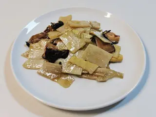 Funghi cinesi e bambù