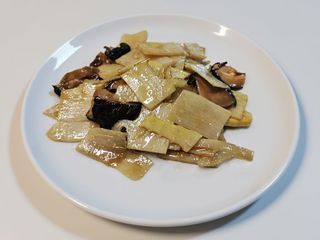 Funghi cinesi e bambù