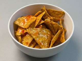 Nachos con salsa agrodolce