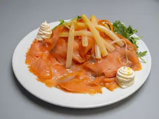 Carpaccio di salmone affumicato