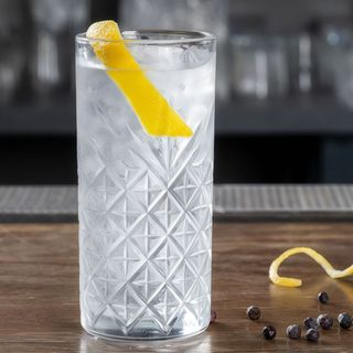 Cocktail Gin Tonic Bomba