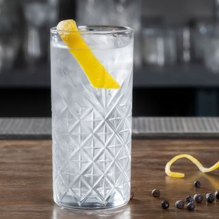 Cocktail Gin Tonic Monkey 47