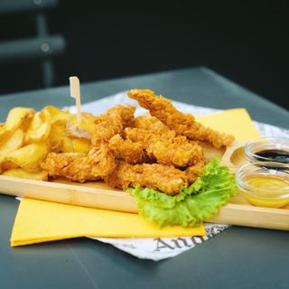Fingers di Pollo con patate rustiche