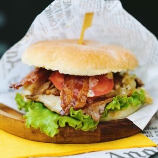 Chivito al bacon