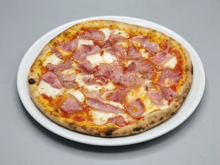 Pizza al prosciutto
