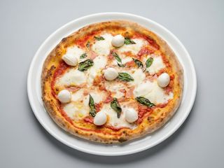 Pizza regina Margherita