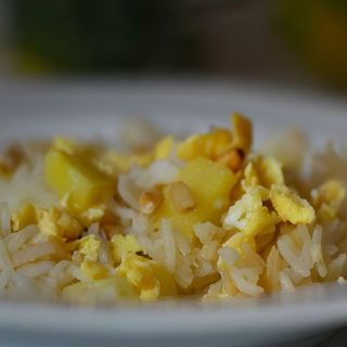 043 Riso con ananas, pinoli