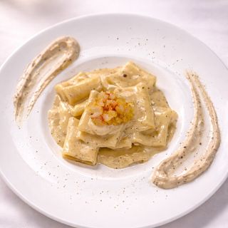 Paccheri cacio, pepe e gamberi