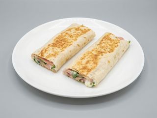 Rotolino crudo, squacquerone e rucola