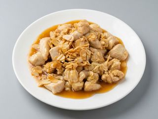 65. Pollo con mandorle 