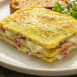 uova + cotto + insalata  270 kcal