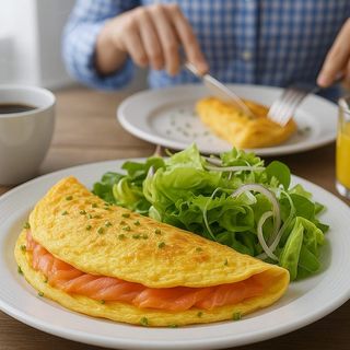 Omelette + salmone + formaggio + insalata