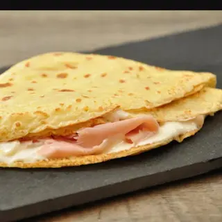 Crêpe con tonno e pomodorini