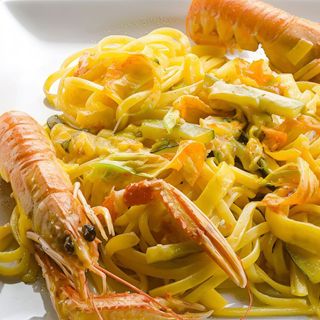 Tagliatelle scampi e zucchine