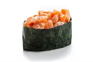 21. Gunkan spicy salmon