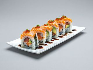 Uramaki salmon out