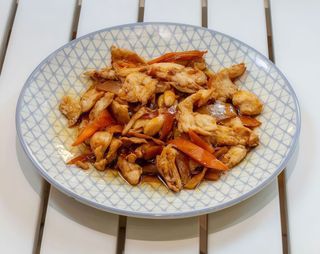 59 Pollo con mandorle