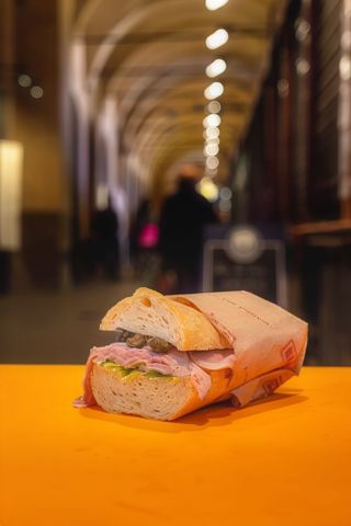 Panino con vitello tonnato