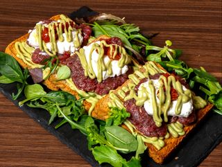 Avocado toast tartare