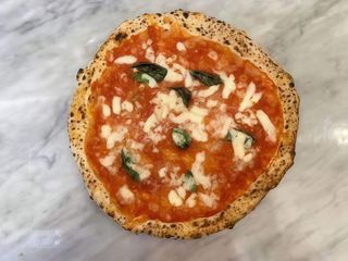 Pizza tradizionale Margherita + bevanda