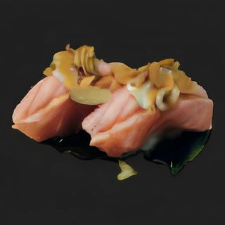302 nigiri salmone flambe