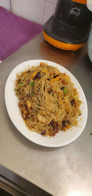 Vegetable Fried Noodles (Noodles saltato con verdure)