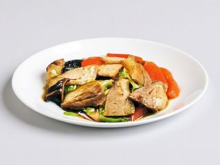 Maiale con verdura mista