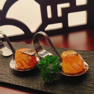 S016 - Gunkan Golden scottato