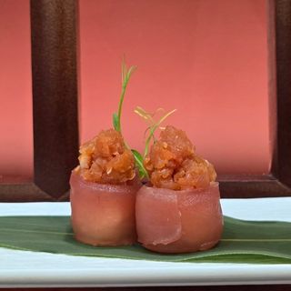 G003 - Gunkan Spicy Tuna 